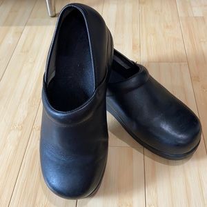 Sketcher restaurant shoes, size 8